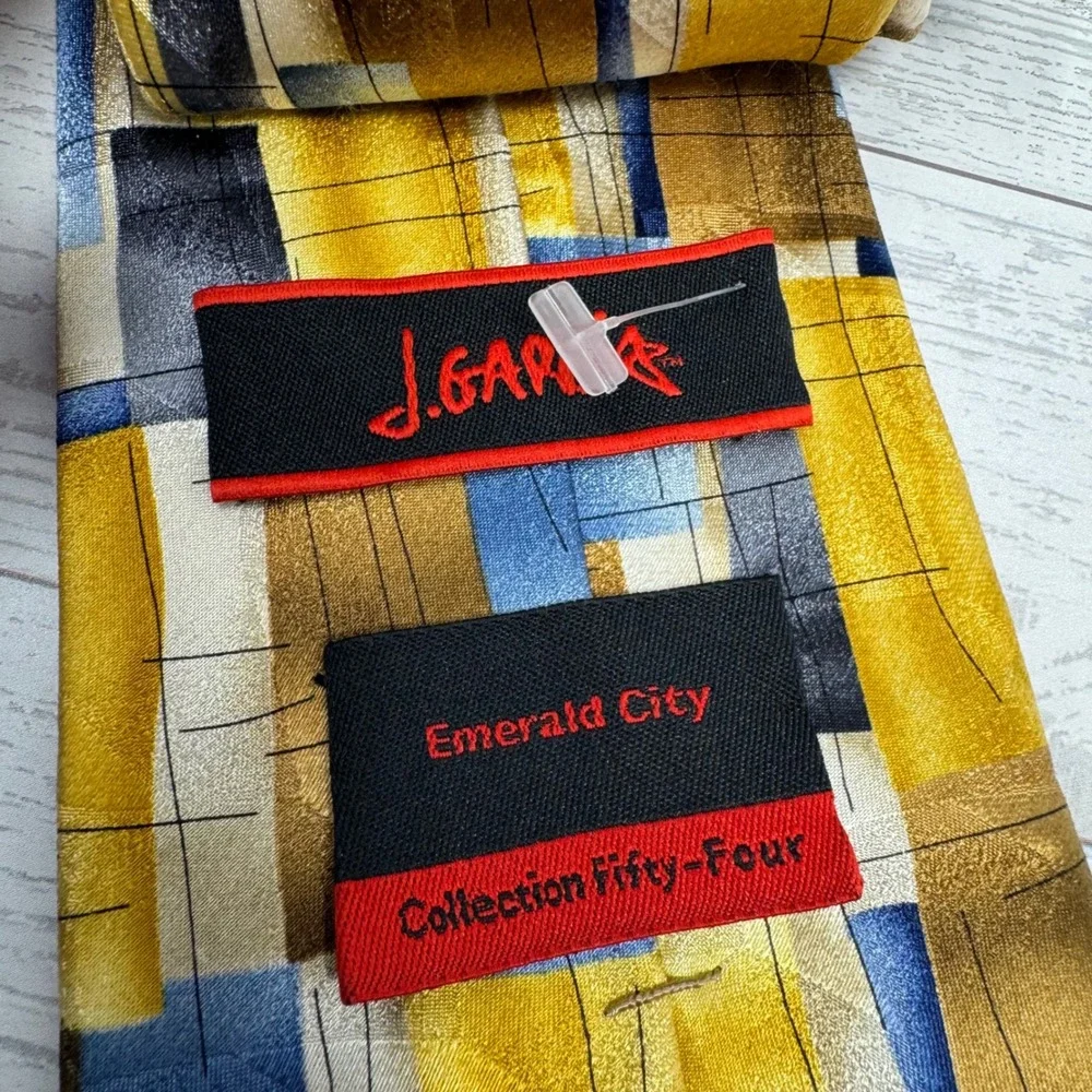 J Garman Emerald City Collection‎ Fifty Four Mens Silk Necktie Geometric